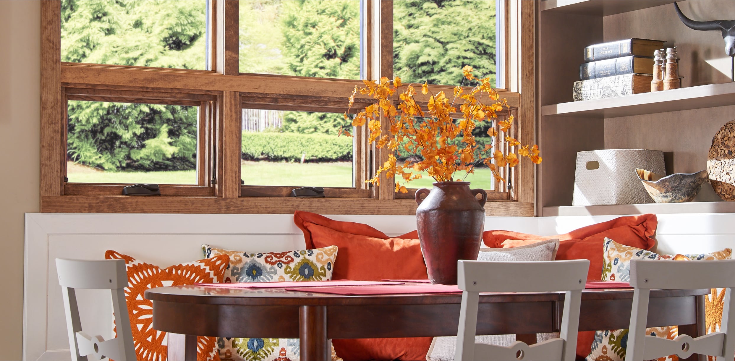PGW_Interior_KitchenNook_Mira_AwningWindow_ColonialCherry_IdeasInspiration_Module_2_1243x610_p215 Interior Stained Woodgrain MIRA Awning Windows